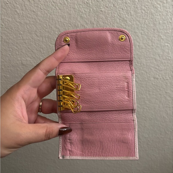 Miu miu two toned bicolor key case pink x light pink 6 keys - Picture 5 of 7